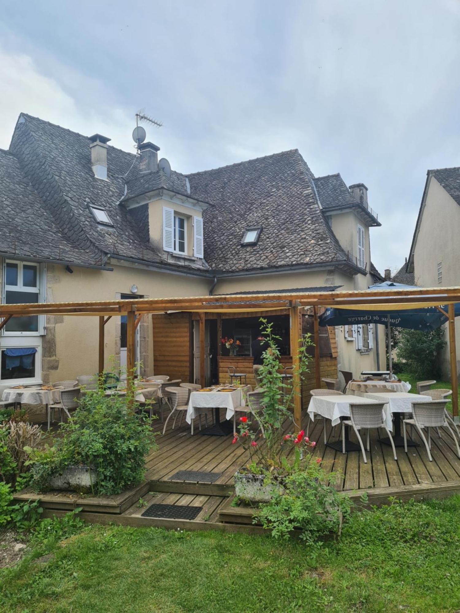 Hotel Saint Julien Aux Bois Buitenkant foto