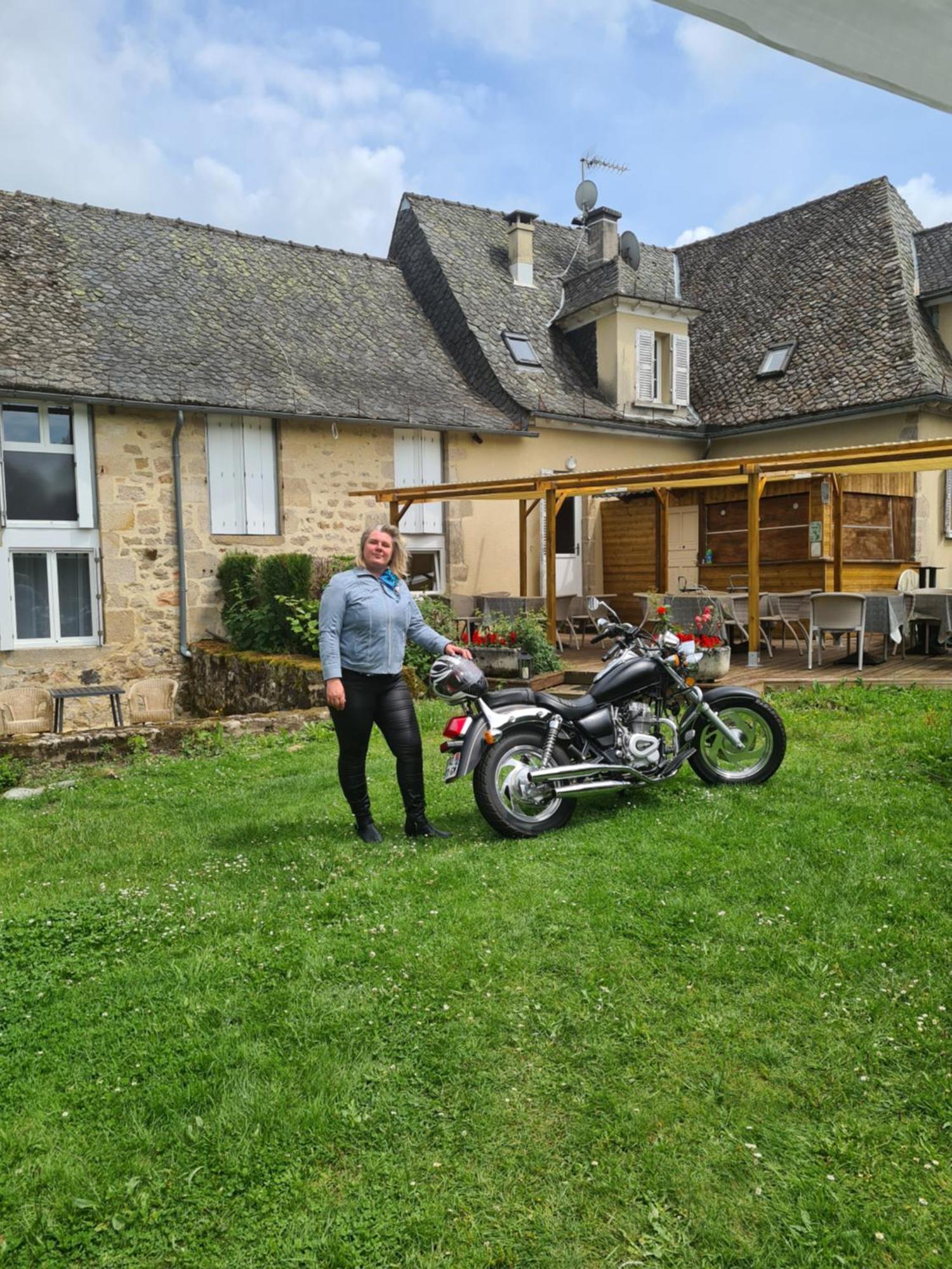 Hotel Saint Julien Aux Bois Buitenkant foto