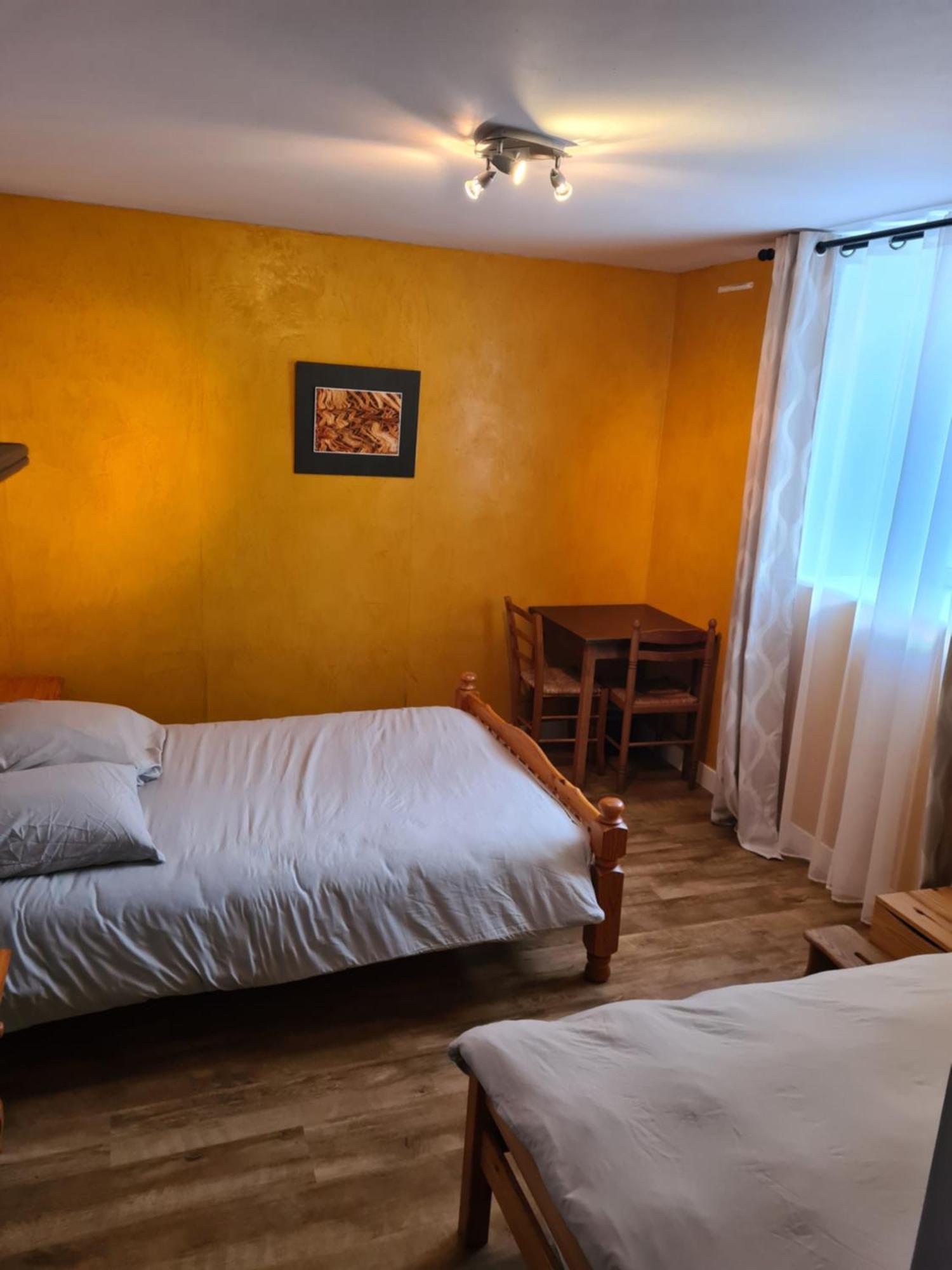 Hotel Saint Julien Aux Bois Kamer foto